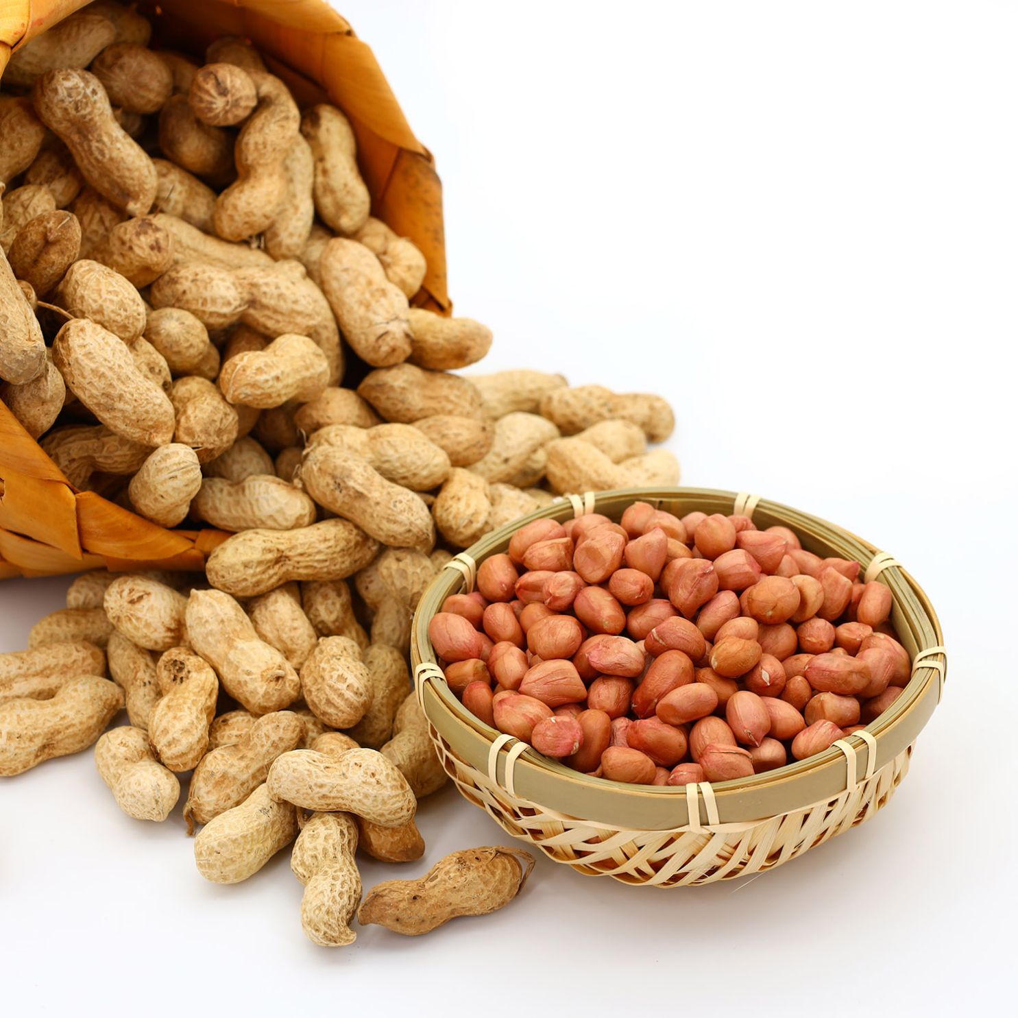 Is eating peanuts often beneficial to cardiovascular and cerebrovascular disease？